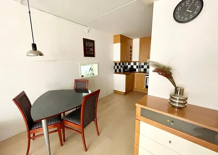 Spacious Aker Brygge Apartment With Balcony