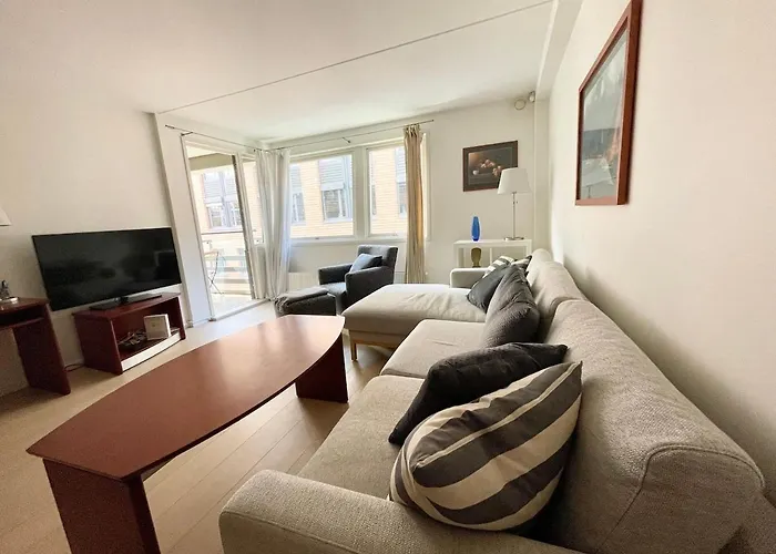 Spacious Aker Brygge Apartment With Balcony