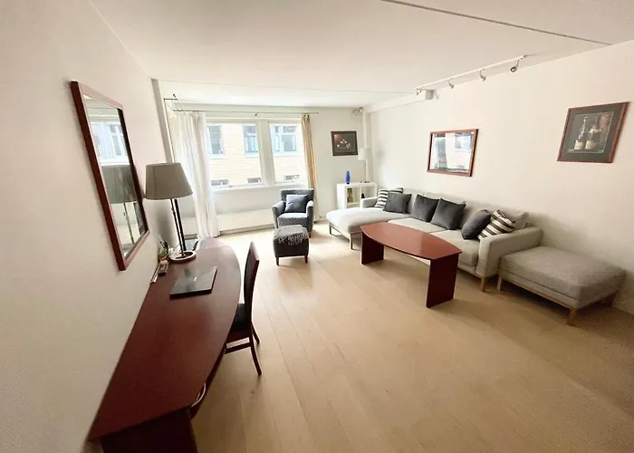 Spacious Aker Brygge Apartment With Balcony